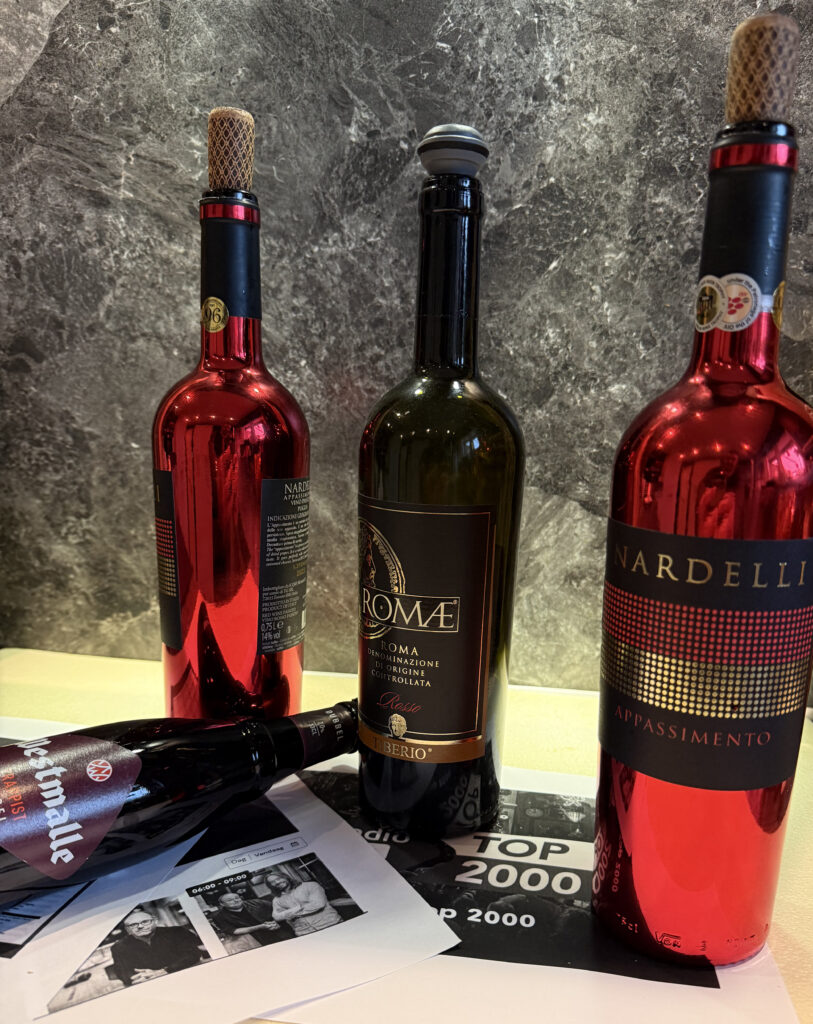 MUZIEK BIJ EEN HOOPPAKKET  1779