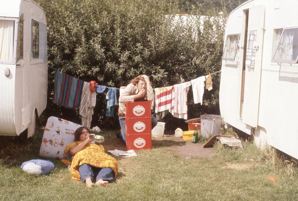 OP DE CAMPING    1864